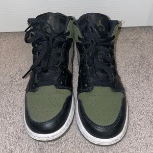 JORDAN 1’s YOUTH SIZE 6
